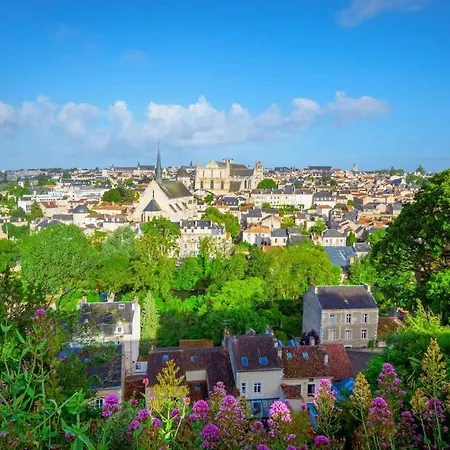 Townhouse In Center *