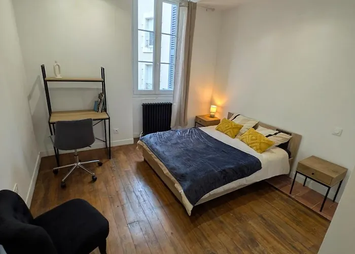 Townhouse In Center * Poitiers