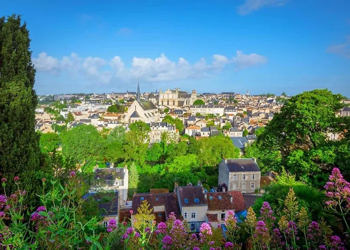 Townhouse In Center *